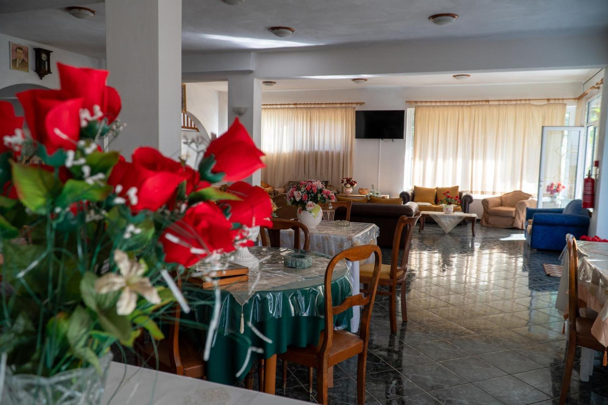 Pagona Hotel ルトラ・エディプソス エクステリア 写真